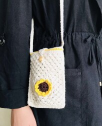 Amigurumi Örgü Çiçek Motifli Boyun Askılı Telefon Çantası - Yeşilay
