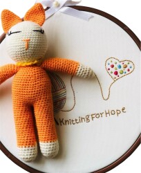 Amigurumi Örgü Turuncu Kıyafetli Tavşan Oyuncak - Yeşilay