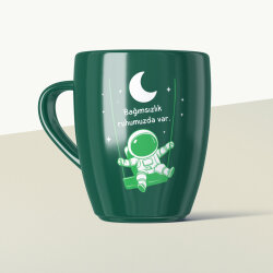 Bağımsızlık Ruhumuzda Var Mottolu Yeşil Seramik Kupa - Yeşilay