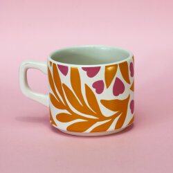 Çiçek ve Kalp Desenli Seramik Kupa - Yeşilay