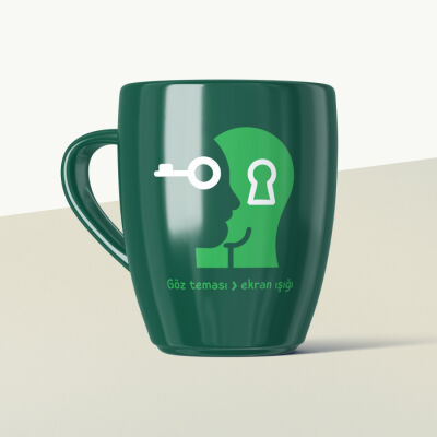 Göz Teması > Ekran Işığı Mottolu Yeşil Seramik Kupa - 1