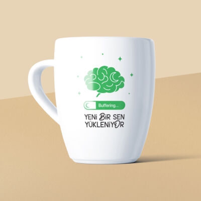 Yeni Bir Sen Yükleniyor Mottolu Beyaz Seramik Kupa - 1